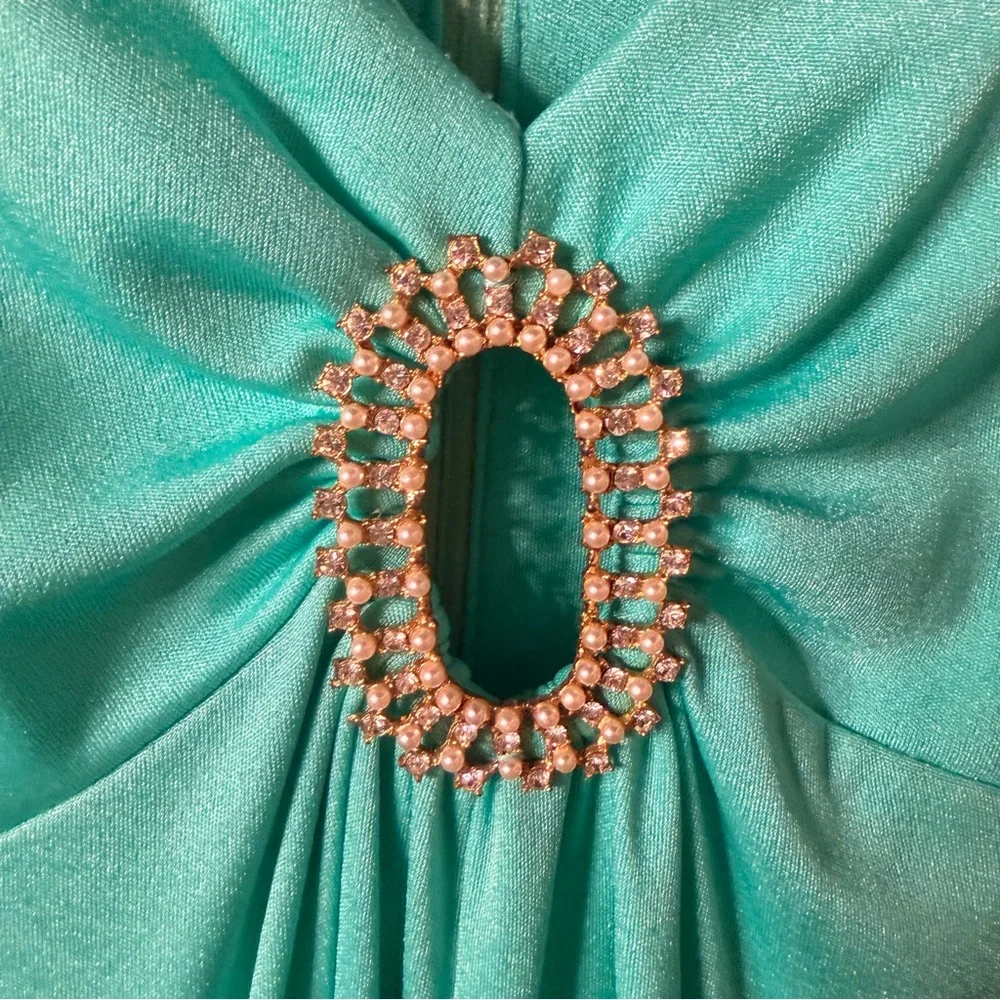 Elegant Turquoise Maxi Dress - Picture 3 of 7
